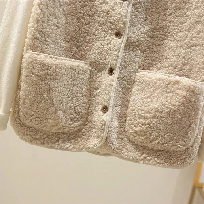 Chaleco de Borreguito Mujer Cuello V Botones