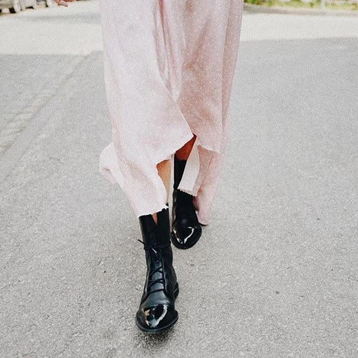 Botas Planas de Piel con Cordones Mujer Caña Media