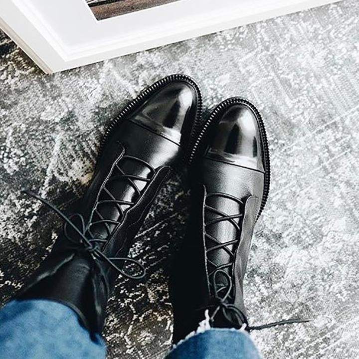 Botas Planas de Piel con Cordones Mujer Caña Media